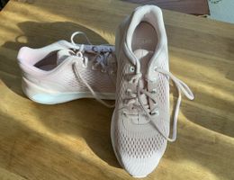 Puma Softride Laufschuhe rosa Grösse 43 neu