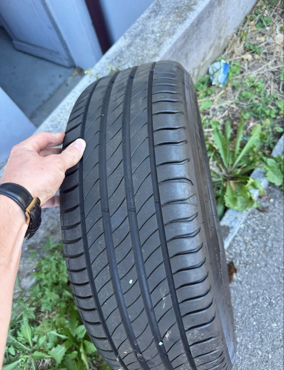 Michelin Pneumatici & Ruote complete: Michelin 205/60 R16 – Usato da Affoltern am Albis venduto da Lenti1 1