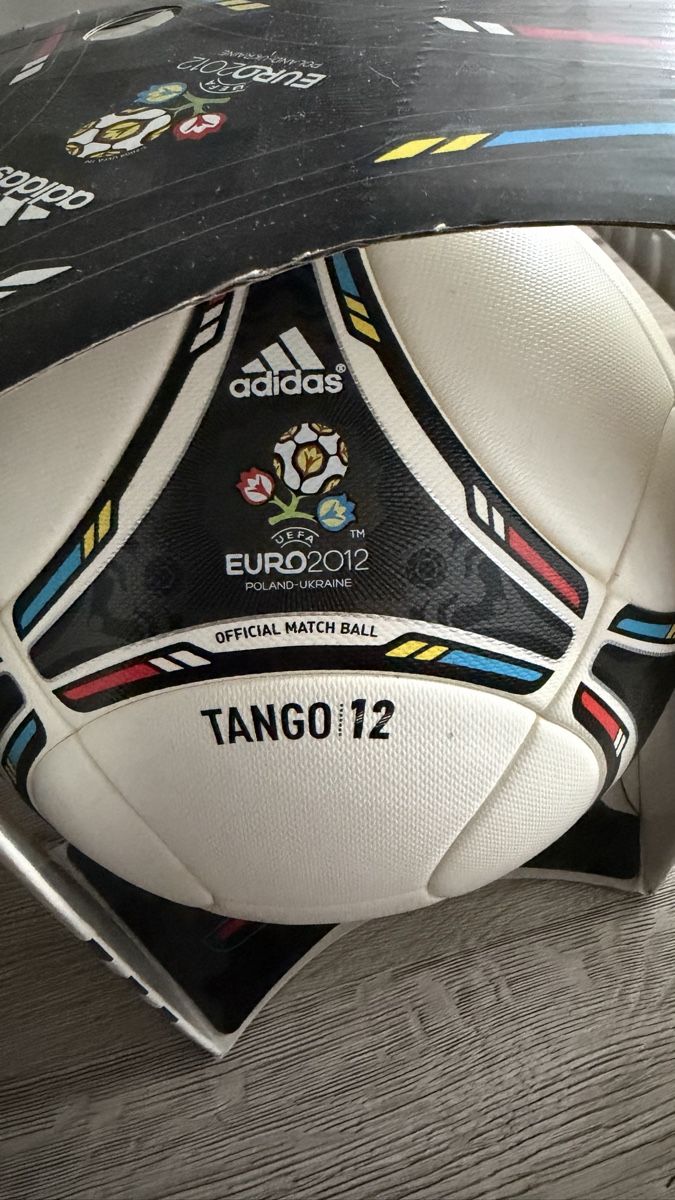 Adidas Ballons: Fussball Adidas Tango 12  – Neuf avec emballage d'origine à Ebnat-Kappel par Kev_pwr5 1