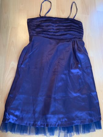 Jolie robe de fête satinée bleue t. 38 Bonprix