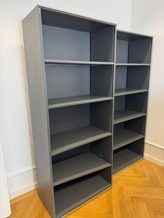 Scrivanie: Büroeinrichtung aus, Tisch, Korpus, Schrank, Theke, Stuhl – Usato da Bern venduto da Alder-Treuhandel 8