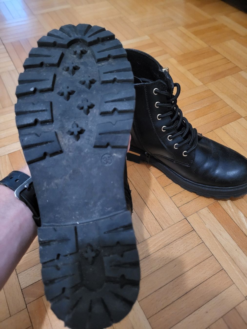 Esprit Scarpe per ragazze: Bottes noires taille 35 bon état – Usato da Vevey venduto da Nirgal 1