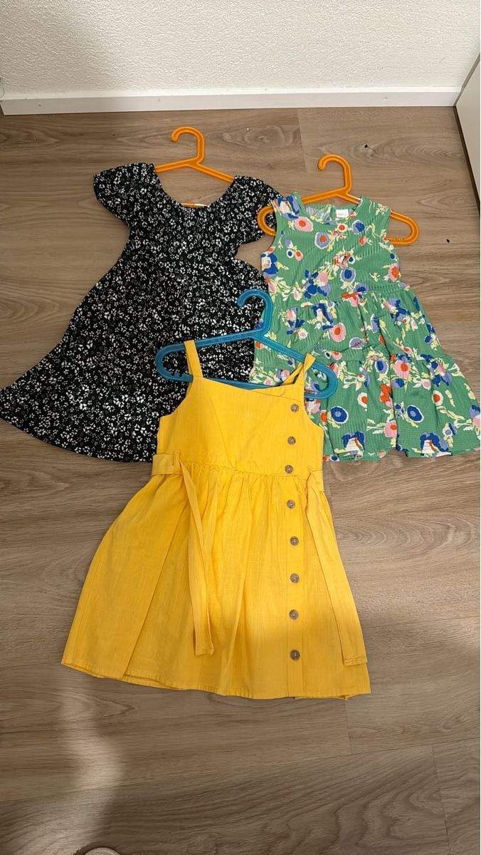 Vestiti & Gonne: Summer Dresses Bundle: Yellow & Floral 116 – Usato da Adliswil venduto da Sale12