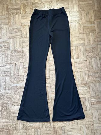Leggins mit ausgestelltem Bein Gr.38