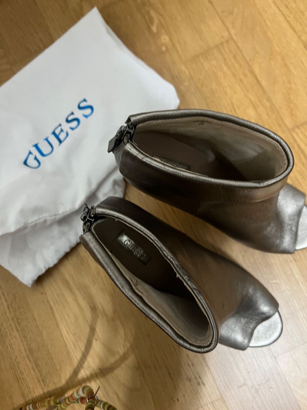 Guess Chaussures femmes: Guess Gr.38 – D'occasion à Ebikon par Venus025 2
