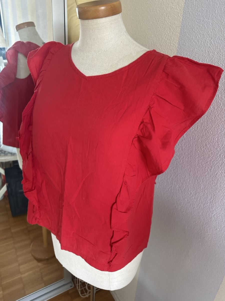 Top: Top rotes Top Gr. 36 Rüschen – Usato da Bassersdorf venduto da Ayumiyamaguchi 1