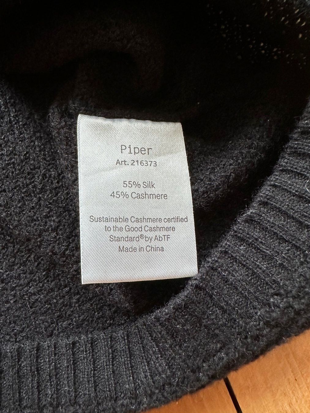 Pulls & Sweat-shirts: Schwarzer Seide-Cashmir-Pullover Gr. S – D'occasion à Zürich par MakasoZH 3