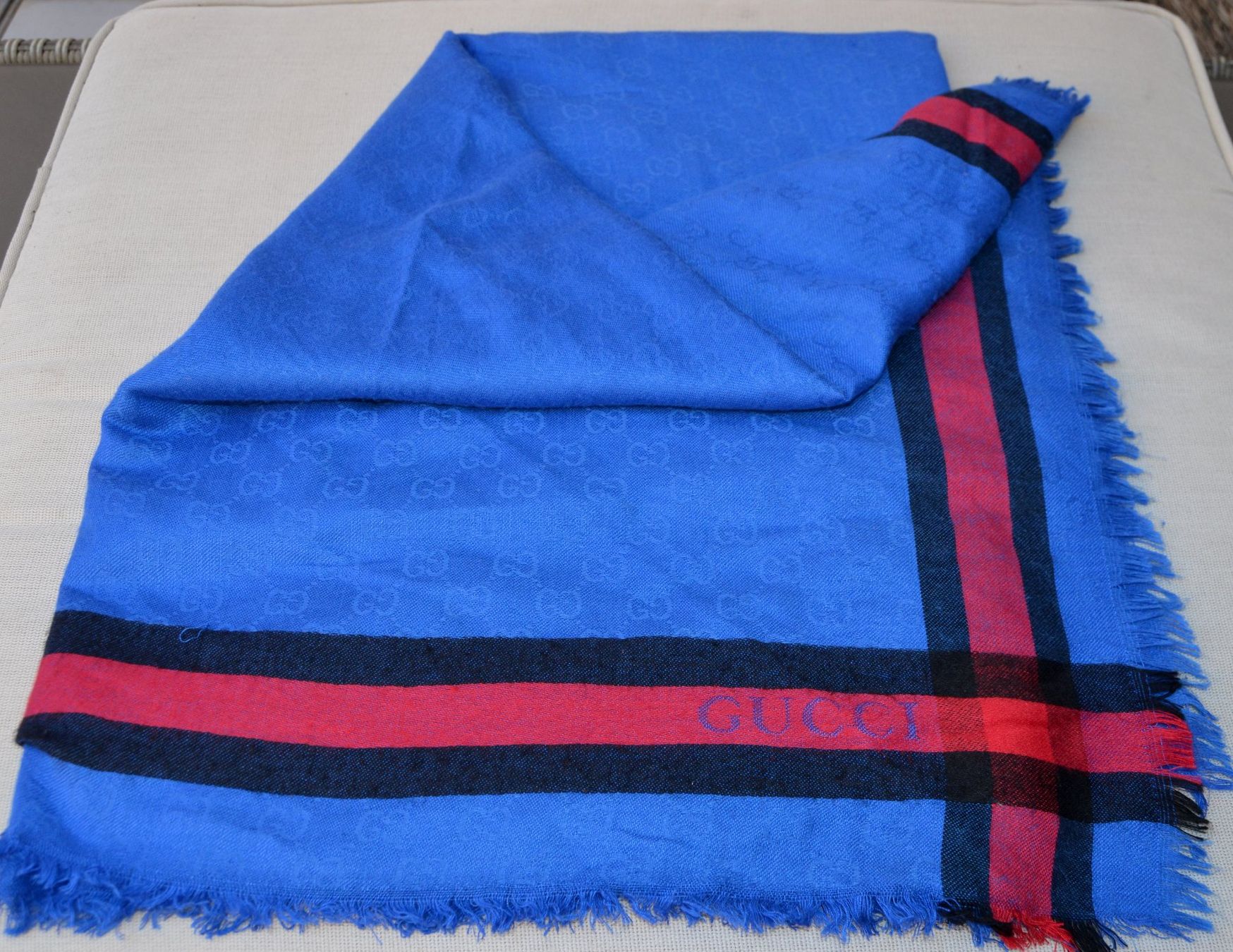 Gucci Foulard & Sciarpe: Gucci Schal / châle – Usato da Collonges venduto da arashee 2