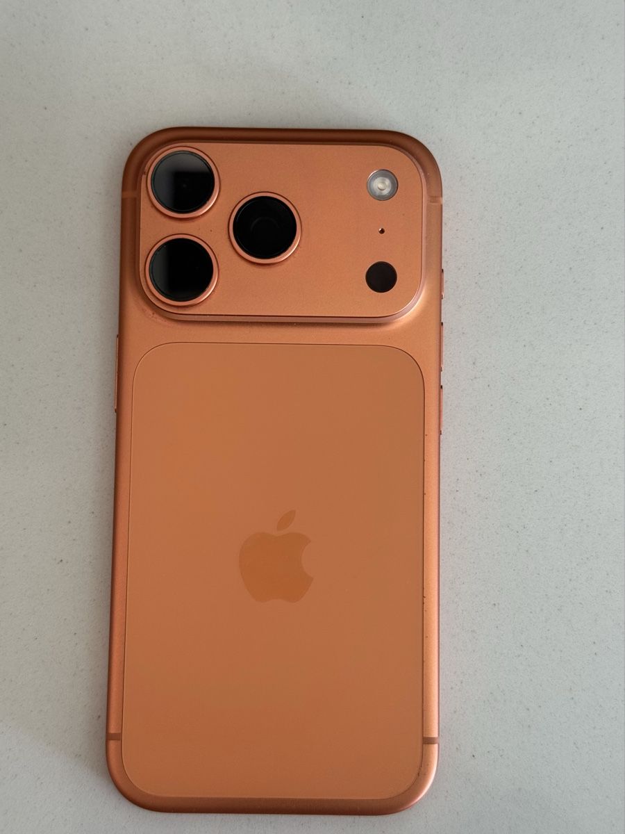 Apple Telefoni cellulari / Smartphones: Iphone 17 pro 256GB – Usato da Zürich venduto da lia_6vvl 1