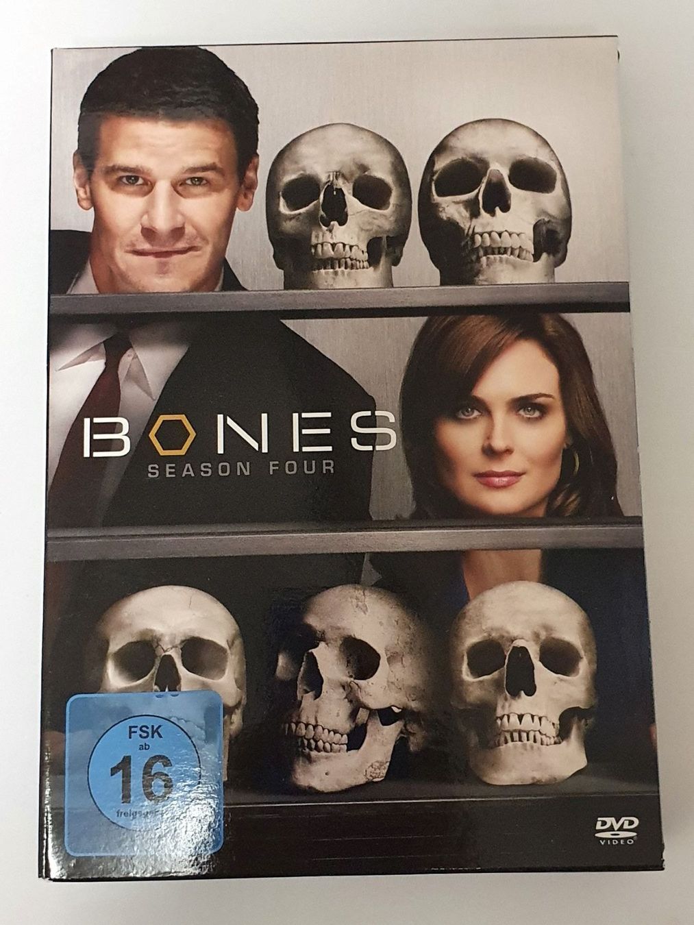 Tutti i DVDs: BONES - DVD Season four Staffel 4 – Usato da Oberdorf BL venduto da BaldenEagle