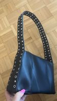 Tasche schwarz mit Nieten Schultertasche Damen neuwertig