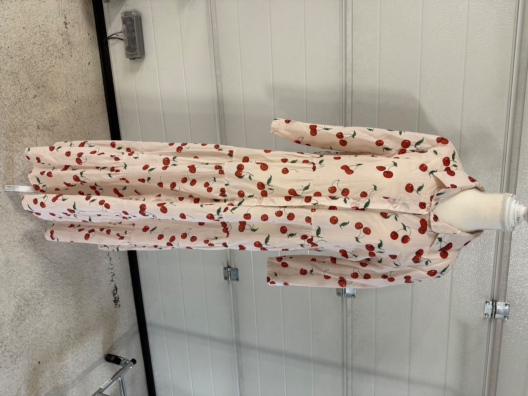 Vestiti: Kleid – Usato da visp venduto da Kmemo1
