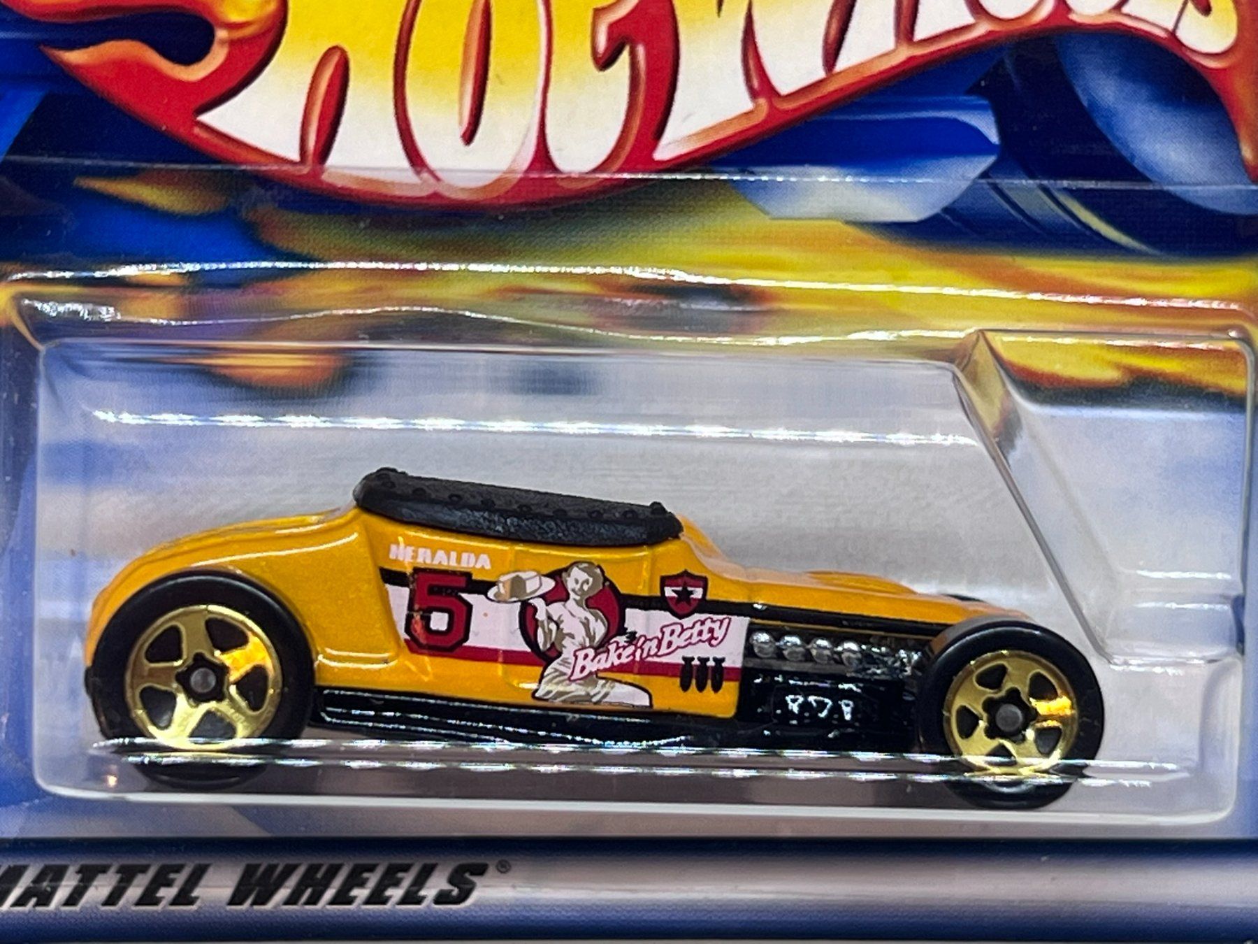Hot Wheels Modellini d'auto: Hot Wheels Track T – Nuovo e nell'imballaggio originale da Wildegg venduto da LaaBoutique 1