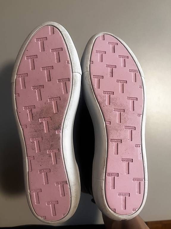 Ted Baker Scarpe da donna: Ted Baker Schuhe Sneakers 39 schwarz – Usato da Zürich venduto da Bilgolagirl 2
