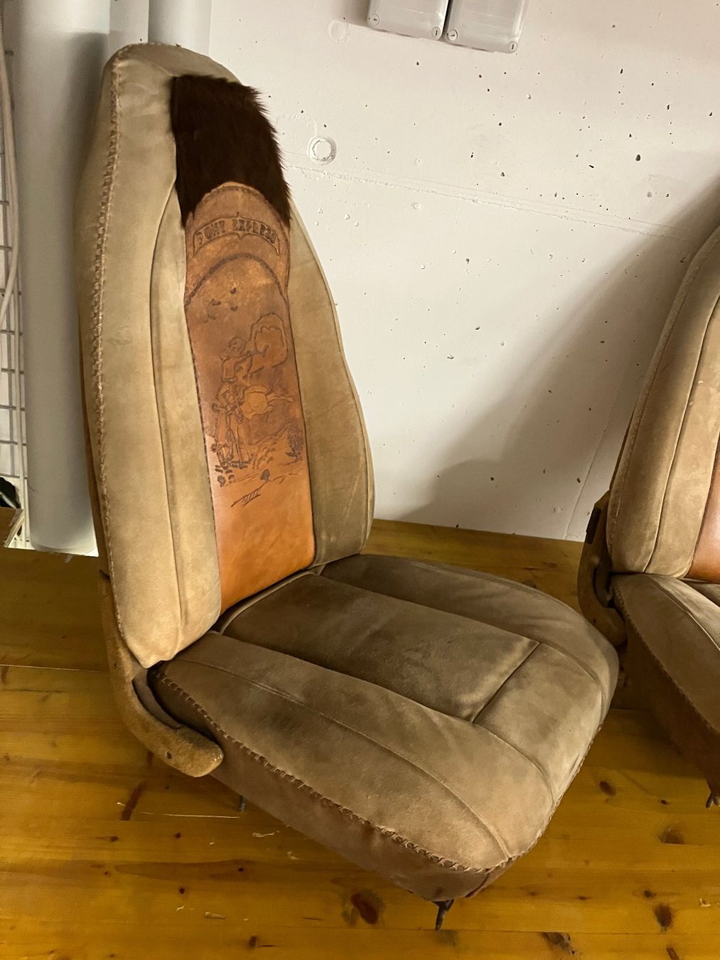 Tabourets: Autositz / Barhocker Western Style – D'occasion à Steinhausen par 351bb 2