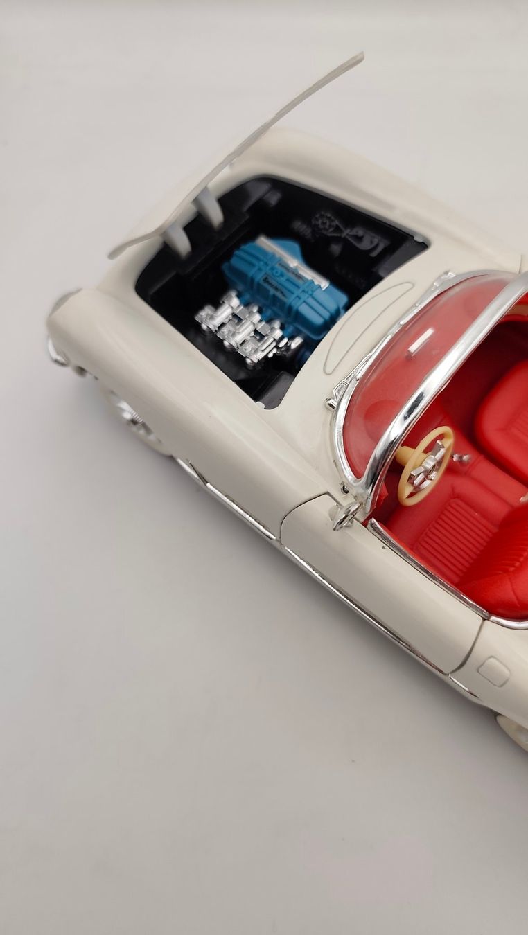 Chevrolet Modellini d'auto: Chevrolet Corvette 1953 – Usato da Bern venduto da Buybest24 3