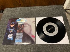 Siouxsie And The Banshees - Face To Face