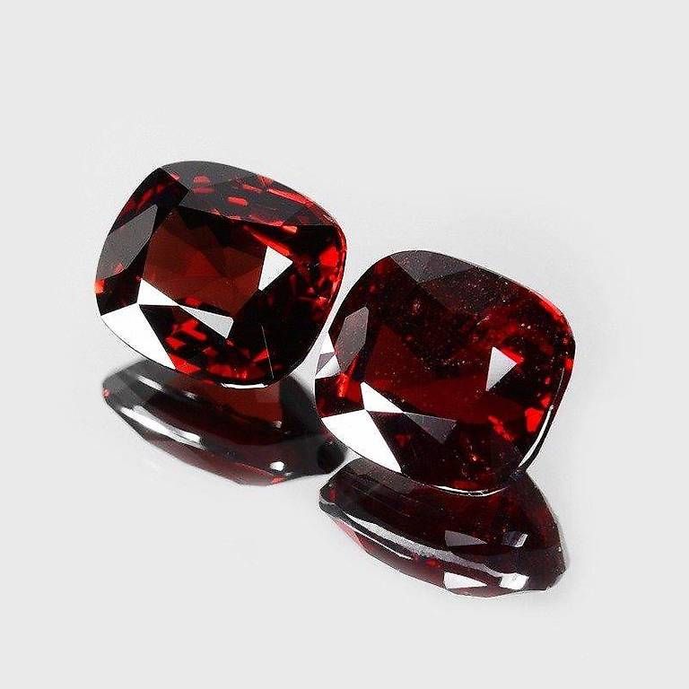 Pietre preziose: Paire de Deep Dark Red Spinel - 2.18ct – Usato da La Neuveville venduto da Esteban_BDM 1