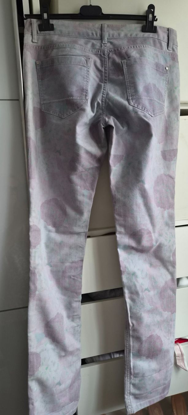 Kookai Pantaloni: KOOKAI schöne Hose Gr. 42 – Usato da Frenkendorf venduto da Chrigeli01 2