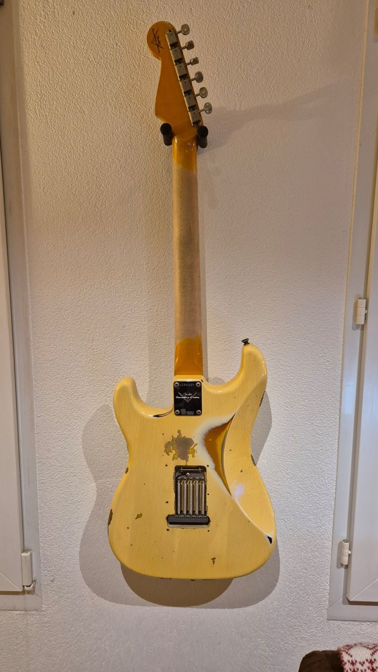Fender Strumenti musicali: Fender Custom shop Stratocaster 61' Heavy Relic – Usato da Vuisternens-Ogoz venduto da Lucas1985 1