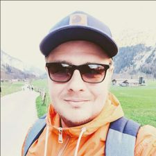 Profile image of b12k