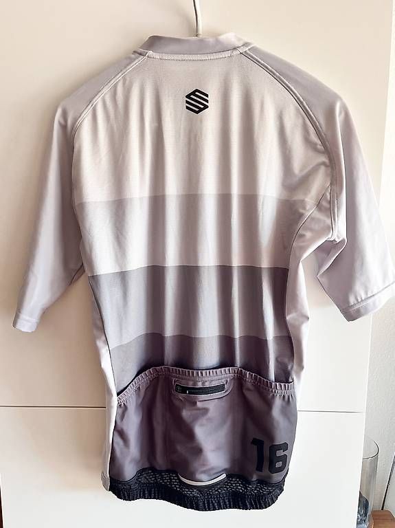 Leibchen & Hosen: Siroko Rennrad Trikot Grau/Schwarz XL – Gebraucht aus Döttingen von Traveller1994 1