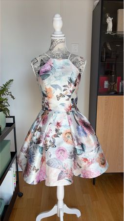 Chi Chi Damen Kleid mit Blumenmuster hell bunt Gr. UK 6 (XS)