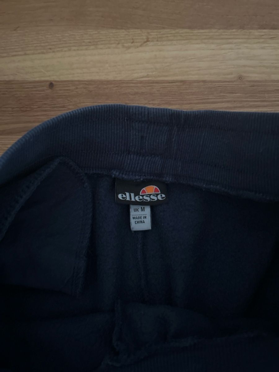 Ellesse Pantaloni: ellesse Hose lang blau M – Usato da Büttenhardt venduto da dmartinez 2