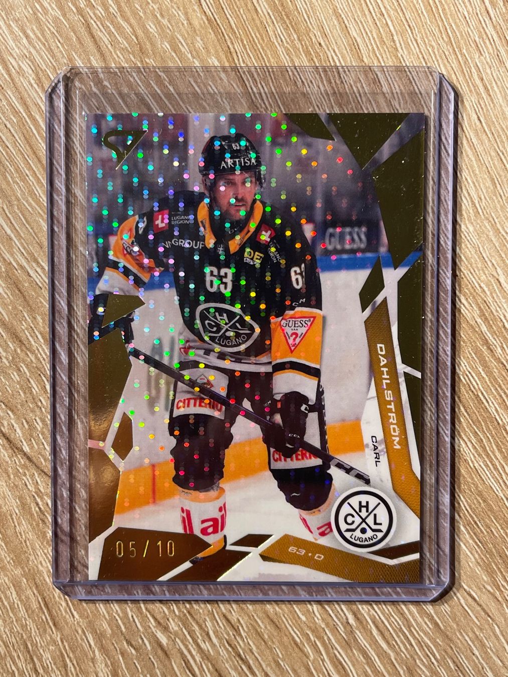 Sportzoo Carte collezionabili: Carl Dahlström HC Lugano 05/10 – Usato da Thun venduto da Suomitiger
