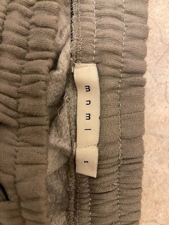 Pantaloni: MNML Jogger – Usato da Safnern venduto da Avalona_07 2