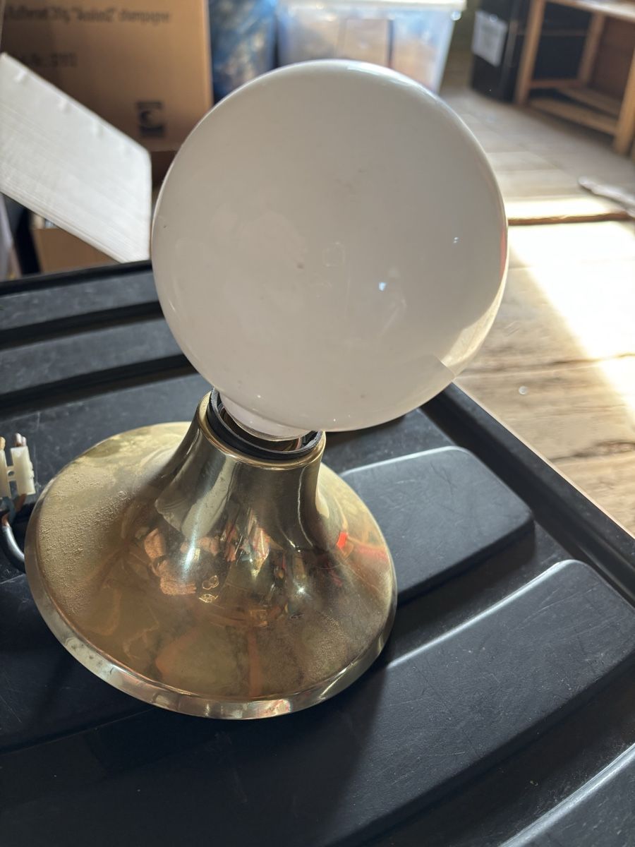 Lampade: Messing Lampe mit Glühbirne – Usato da Wald AR venduto da bertli00 1