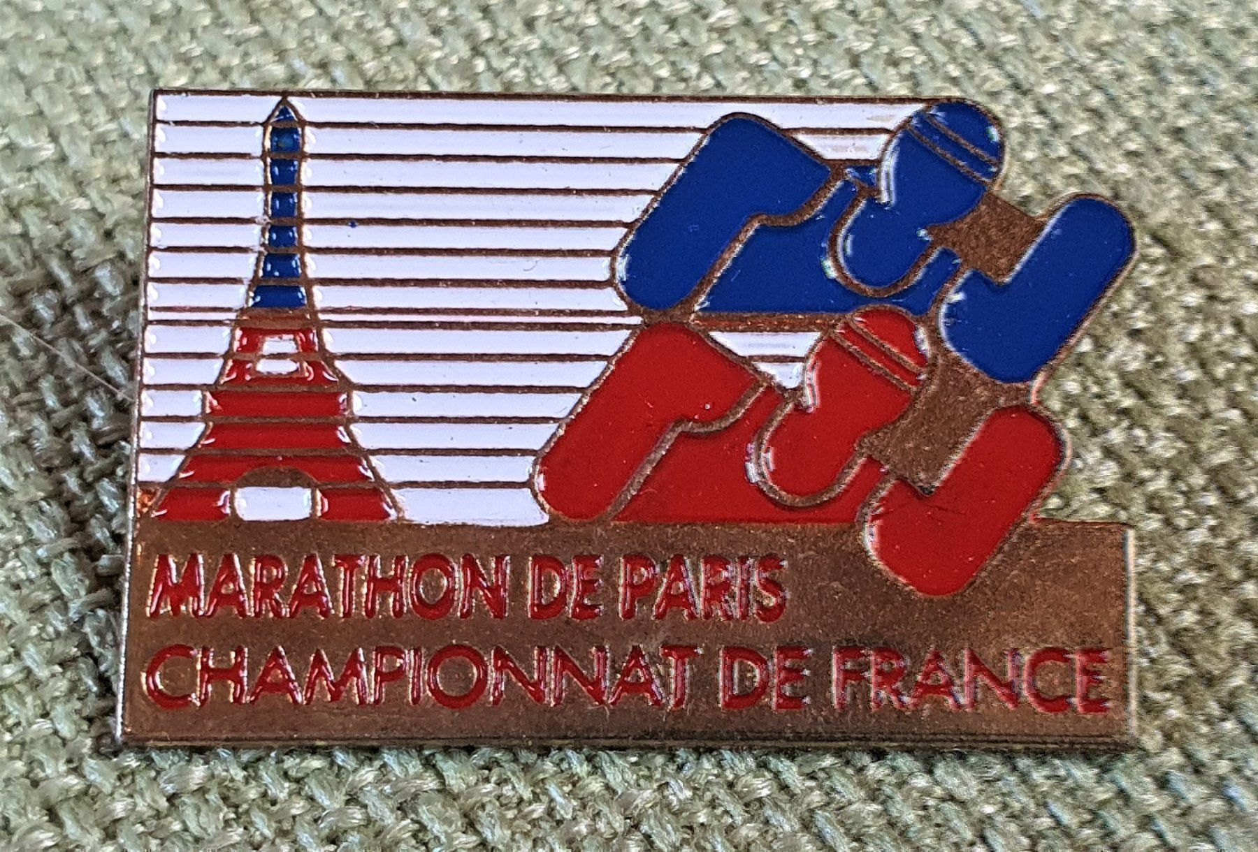 Plaketten & Abzeichen: C182 - Pin Marathon de Paris Championnat – Gebraucht aus Reinach BL von Boston-Verkauf