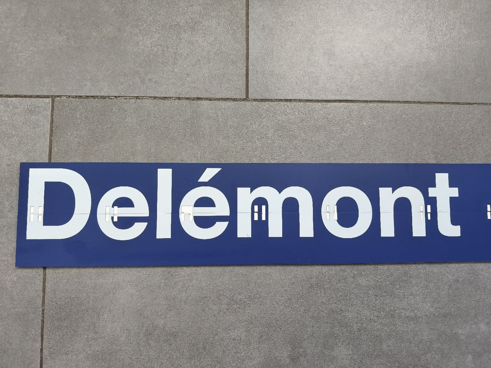 SBB/CFF/FFS Schilder: Panneau CFF Delémont – Gebraucht aus Genève von lnicoGE 3