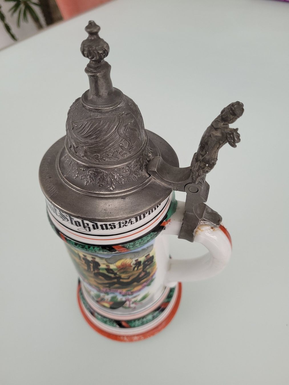 Bicchieri: Antiker Bierkrug mit Zinndeckel/ Regimentskrug. – Usato da Hagendorn venduto da hagendorna 4