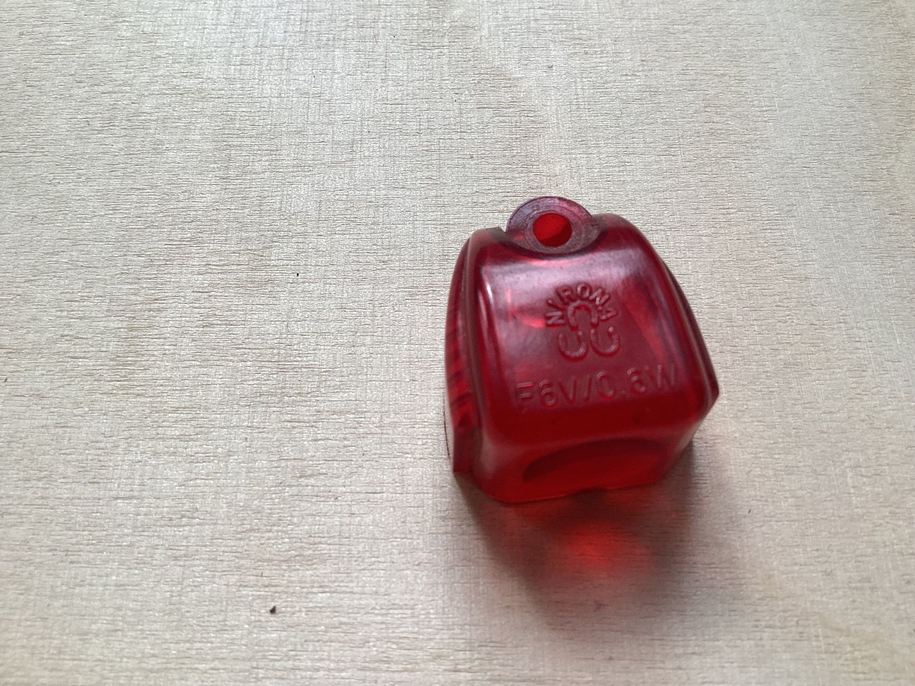 Pezzi di ricambio: Rotes Rücklicht Ersatzteil – Usato da Lenzburg venduto da dbr_hf8w