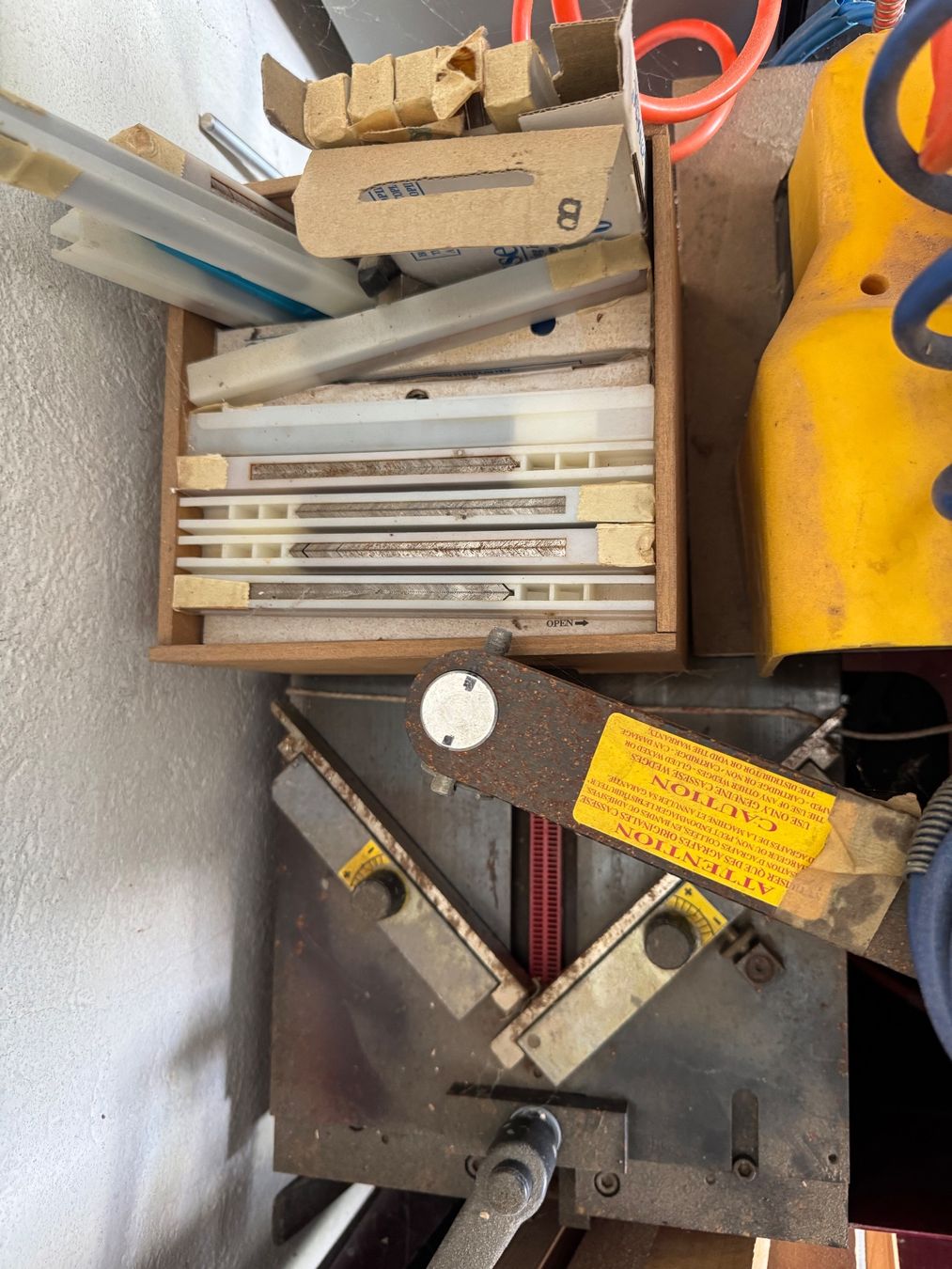 Tutte le macchine: Assembleuse de cadre CASSESE – Usato da Arnex-sur-Orbe venduto da cameleonfringant 1