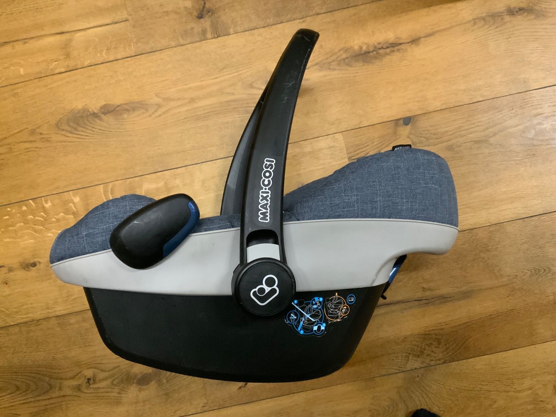 Maxi-Cosi Bauch- & Rückentragen: Maxi Cosi Jeans Look – Gebraucht aus Bühler von Haldengais 1