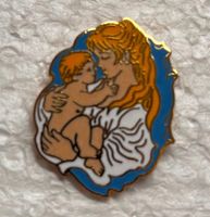 Pin Simone Erni - Frau mit Kind