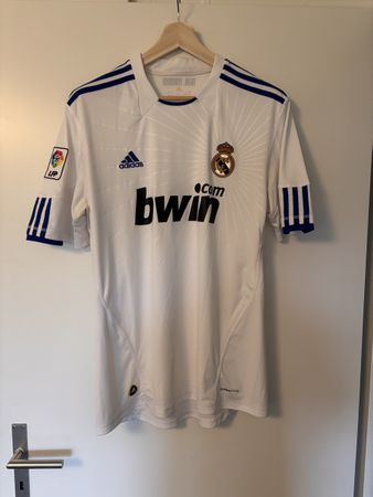 Real Madrid 2010/11 Home Shirt Mens Size L