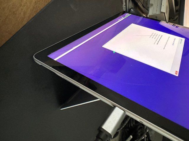 Microsoft Tablet PC: Microsoft Surface Go 2 Tablet 64GB 1.7GHz, defektes Dispay – Defekt aus Brunnen von 23068 1