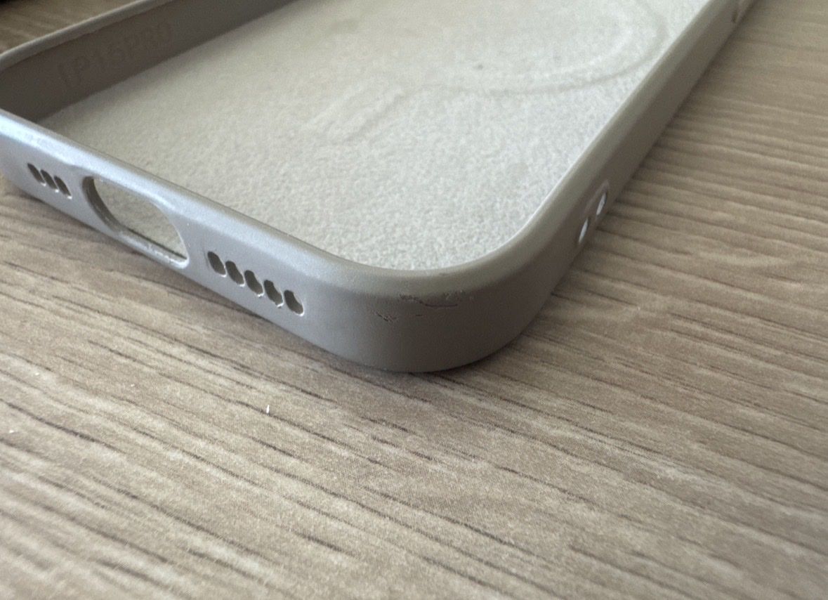 Apple Coques & Protection écran: Iphone 15 Pro Hülle – D'occasion à Zufikon par joelle111 2