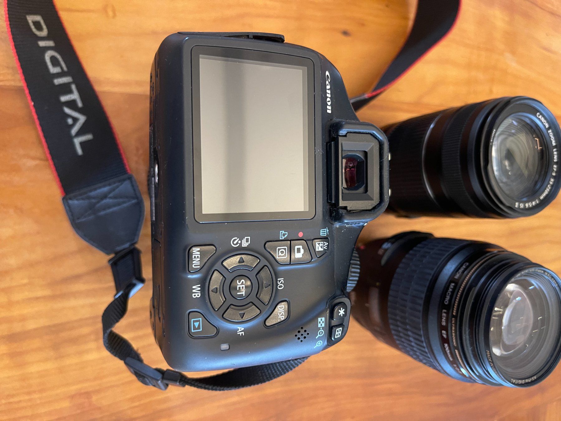 Canon Kamera: CANON EOS 1100D SET + 2 OBJEKTIVE + MACRO + ZUBEHÖR – Gebraucht aus Siblingen von Woltersdorf50 2