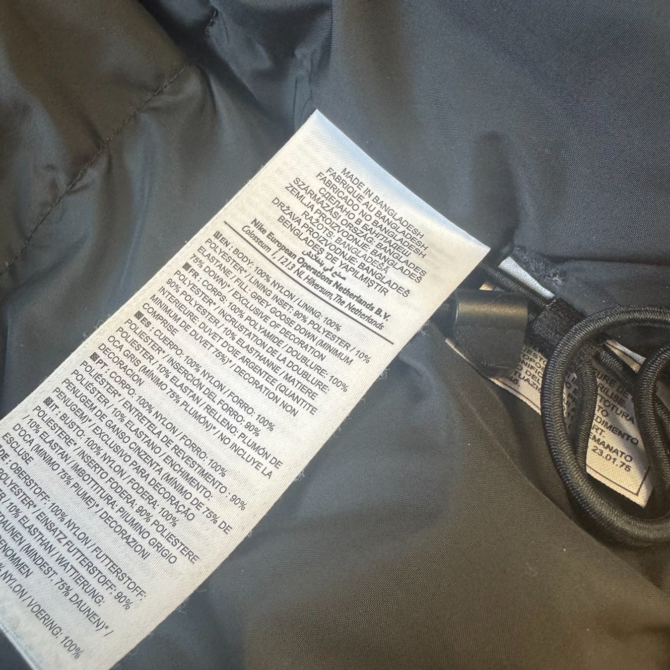 Nike Giacche: Nike ACG black puffer down jacket winterjacke 550 – Usato da St. Gallen venduto da sourced_limited 4