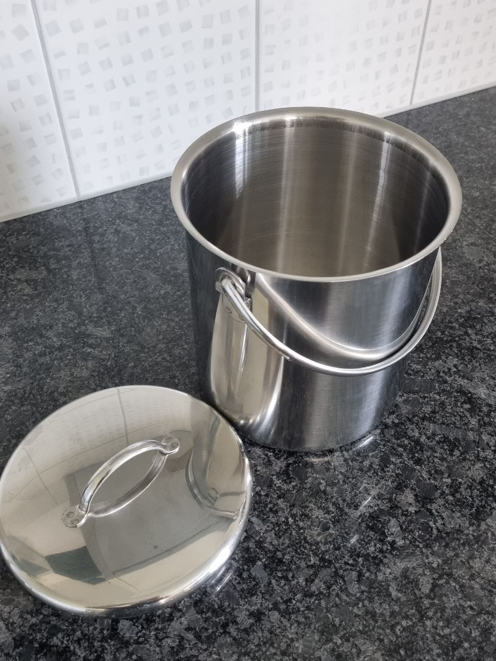 Casseroles: Milchkessel INOX, 3 Liter – D'occasion à Eschenbach SG par Ma69st 1