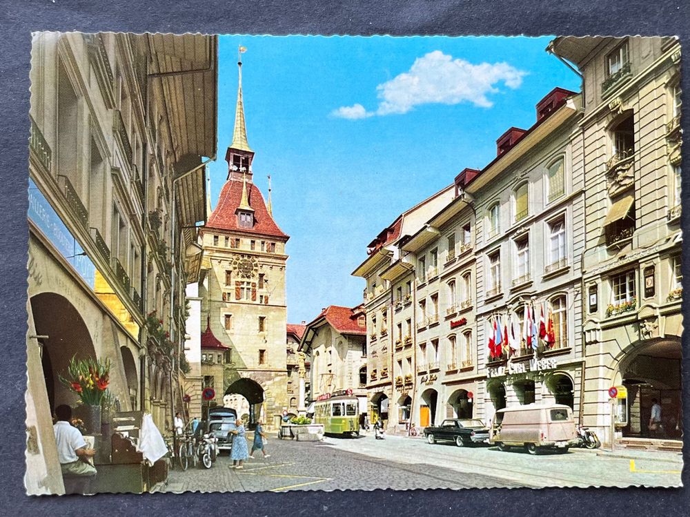 BERN Marktgasse mit Käfigturm/ Tram /Oldtimer Autos Kaufen auf Ricardo