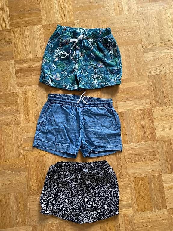 Hosen: Kurze Hosen 140 Mädchen – Gebraucht aus nidau von sanyu80