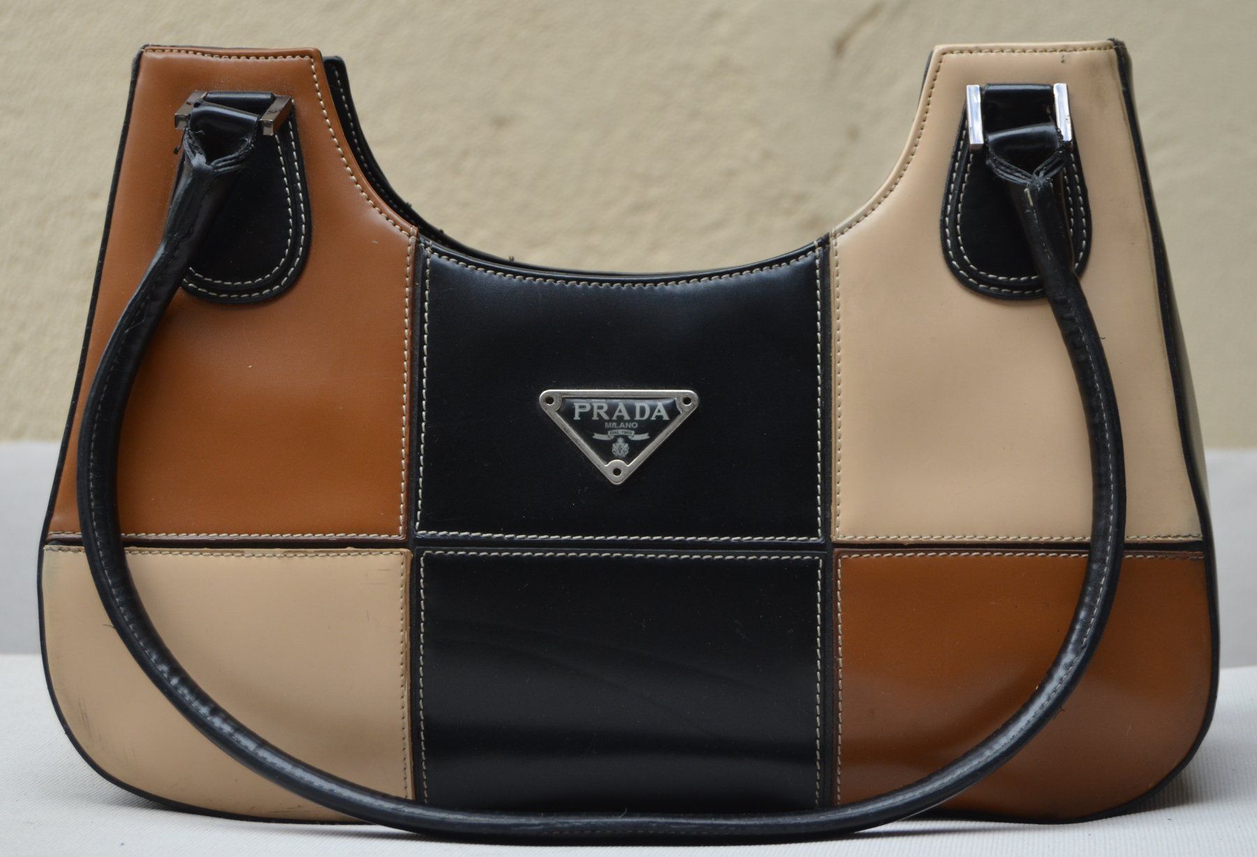 Prada Taschen für Damen: Prada Tasche / sac – Gebraucht aus Collonges von arashee 2