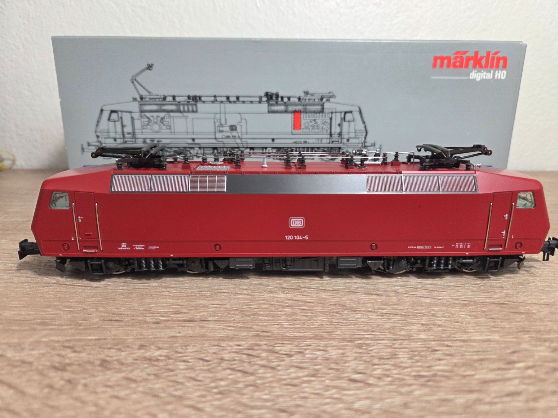 Märklin Modellini di ferrovie: Märklin 3654 E-Lok BR 120 DB Digital H0 – Usato da St-Aubin-Sauges venduto da Lo_Go 1