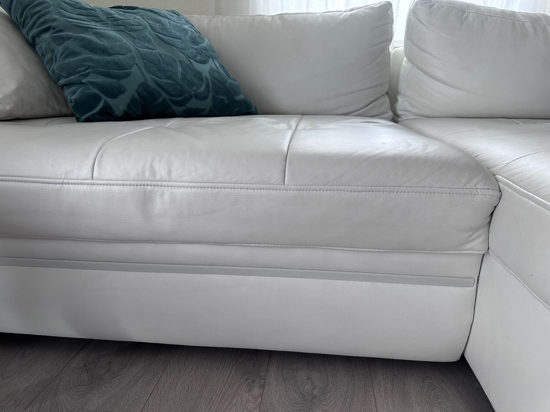 Divani: Sofa mit LED und Musikbox integriert – Usato da Wangen b. Olten venduto da ble_q92b 2