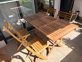 Holztisch Klappbar mit 4 Stühlen, perfekt für den Sommer!